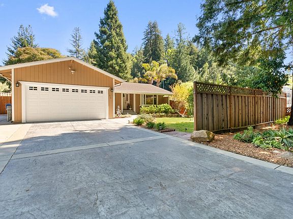 2nd image of 415 S Navarra Dr