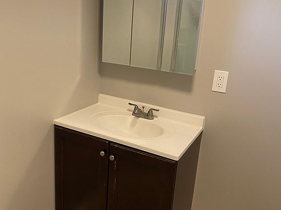 2nd image of 3557 Valleywood Dr