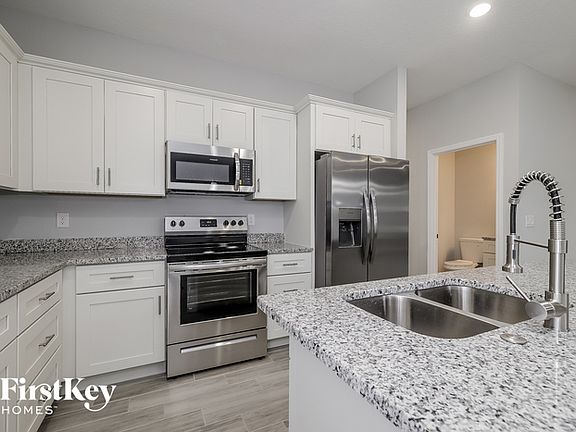 4th image of 743 Caribou Dr