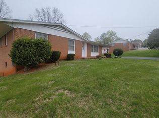 200 Blue Ridge Ln, Ridgeway, VA 24148