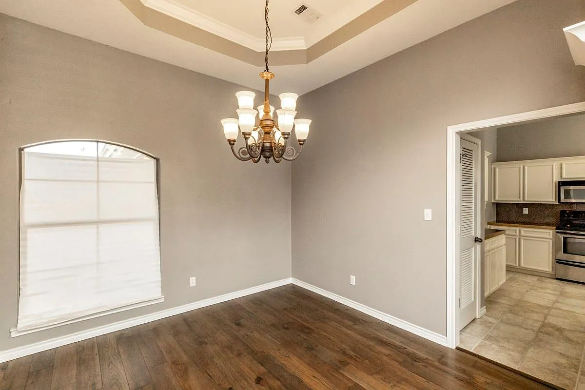 3 bed, 2.0 bath, 1844 sqft, $2,150 — Photo 4
