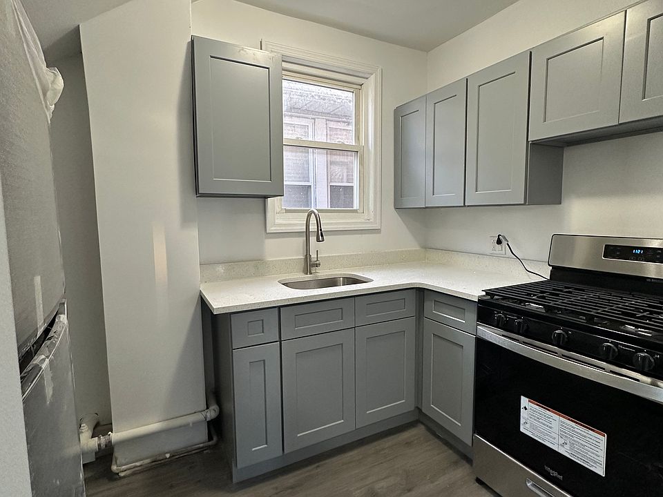 1st image of 86 Saint Marys Pl Floor 2