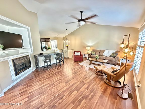 4th image of 203 Hillingdale Drive
