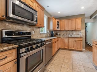 25 Gold Mine Rd, Budd Lake, NJ 07828