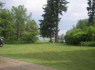 9748 E Lake Rd, Ripley, NY 14775
