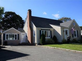 11 Barber Ave, Warwick, RI 02886