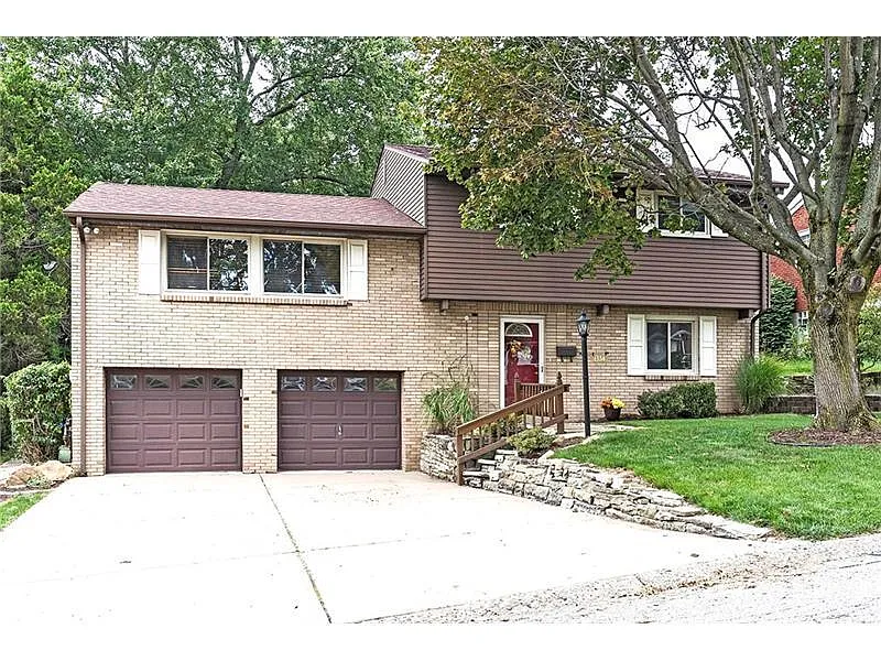 1334 Cardinal Dr photo 1