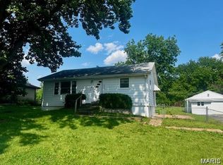 9840 Green Valley Dr, Saint Louis, MO 63136