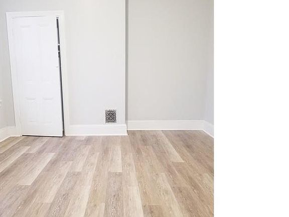 2nd image of 2104 W Westmoreland St