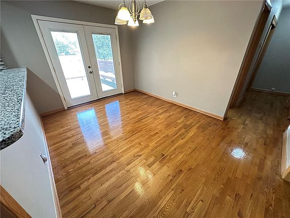 4th image of 2215 S 28th St