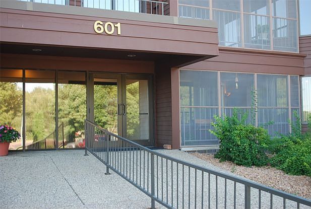 2nd image of 601 Shoreacres Dr APT 101