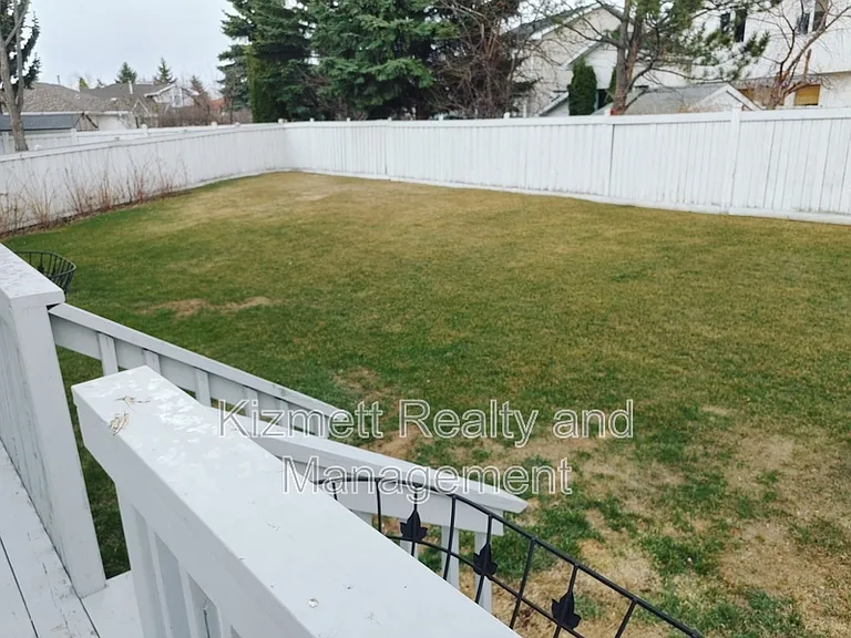 615 Forest Ln NW — Photo 21