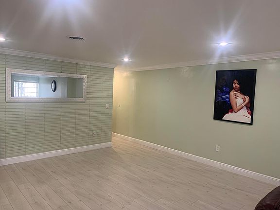 3rd image of 1345 Stoneway Lane
