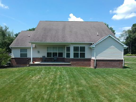 2nd image of 1456 Courtney Ct