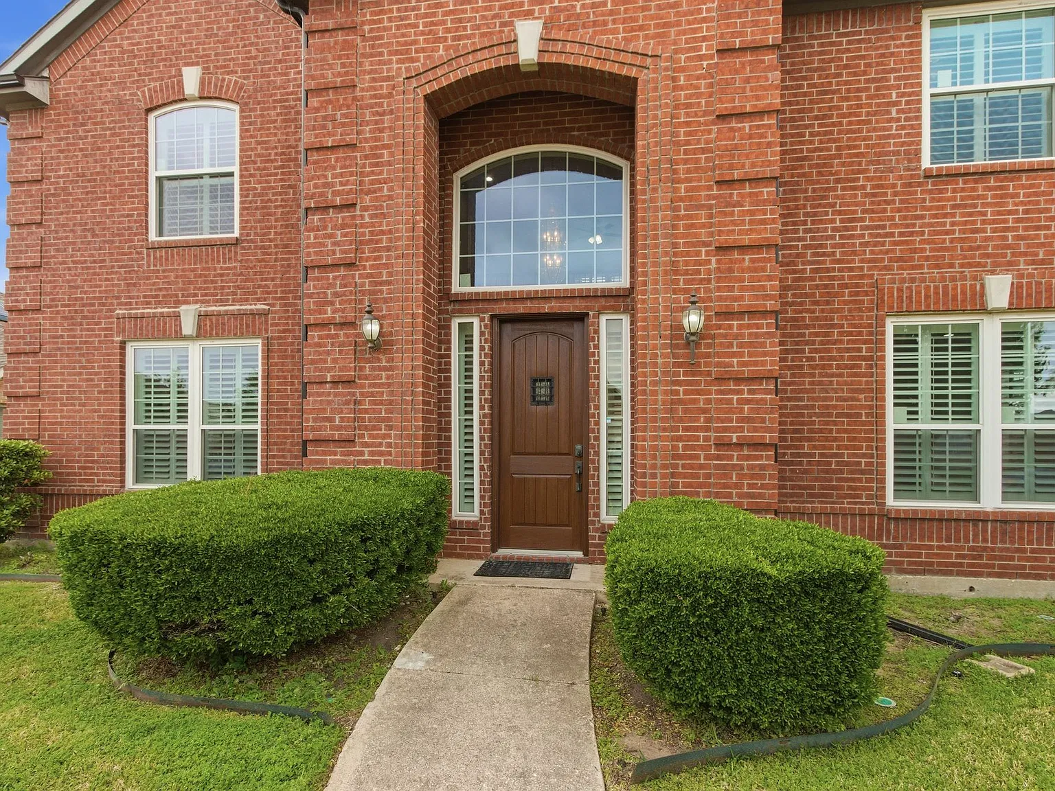 4 bed, 2696 sqft, $3,000 — Photo 4