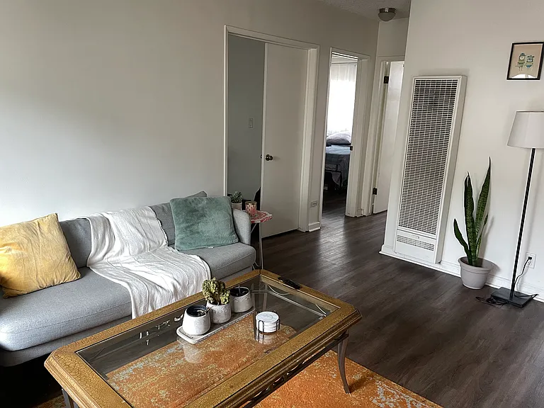 760 Termino Ave #2 — Photo 4