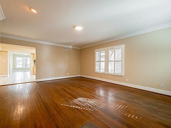 3rd image of 1805 Crocker St #A