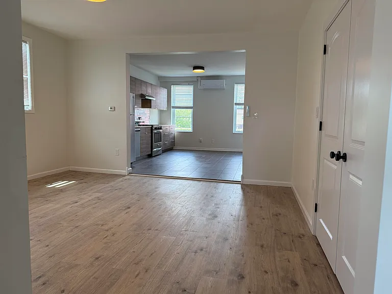 13 Cambridge Ave — Photo 3