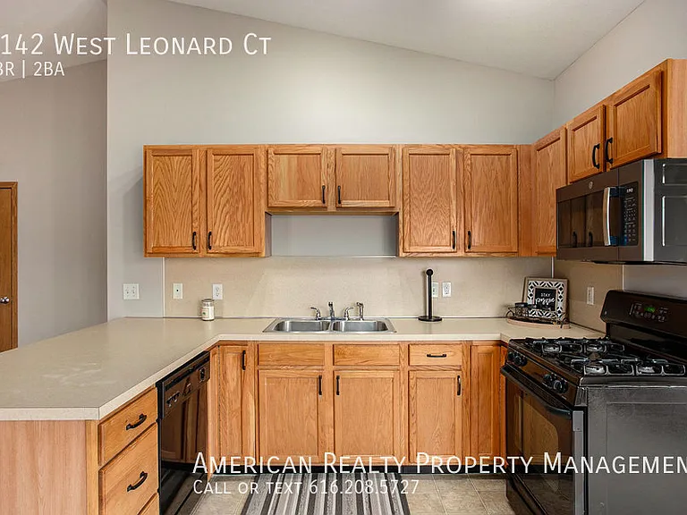 1142 W Leonard Ct NW — Photo 3