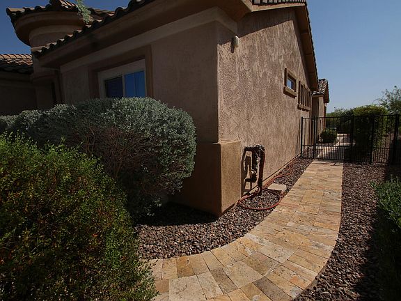 3rd image of 4031 N Smithsonian Dr
