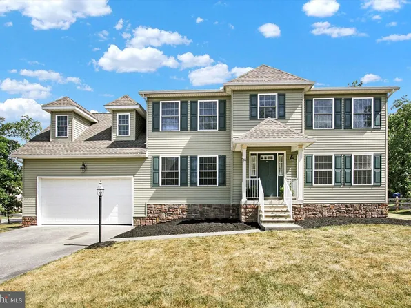 196 Twin Lakes Dr, Gettysburg, PA 17325