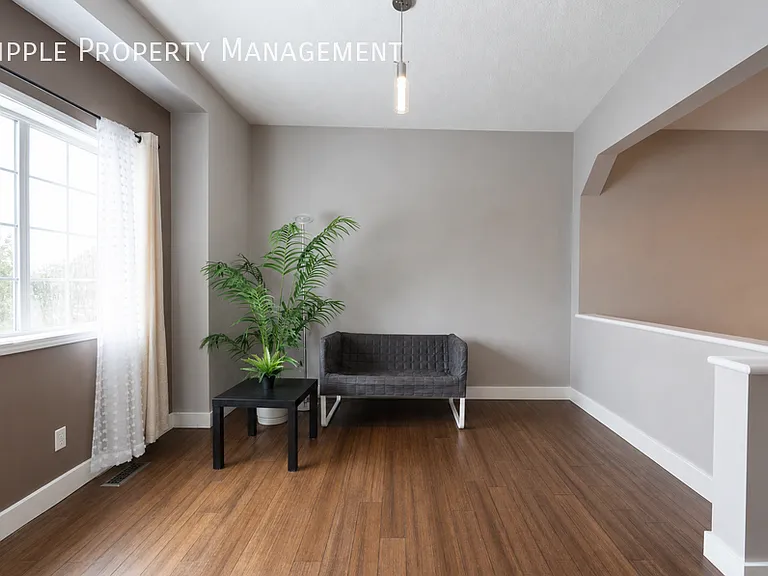 541 Citadel Meadow Bay NW #UPPER — Photo 11