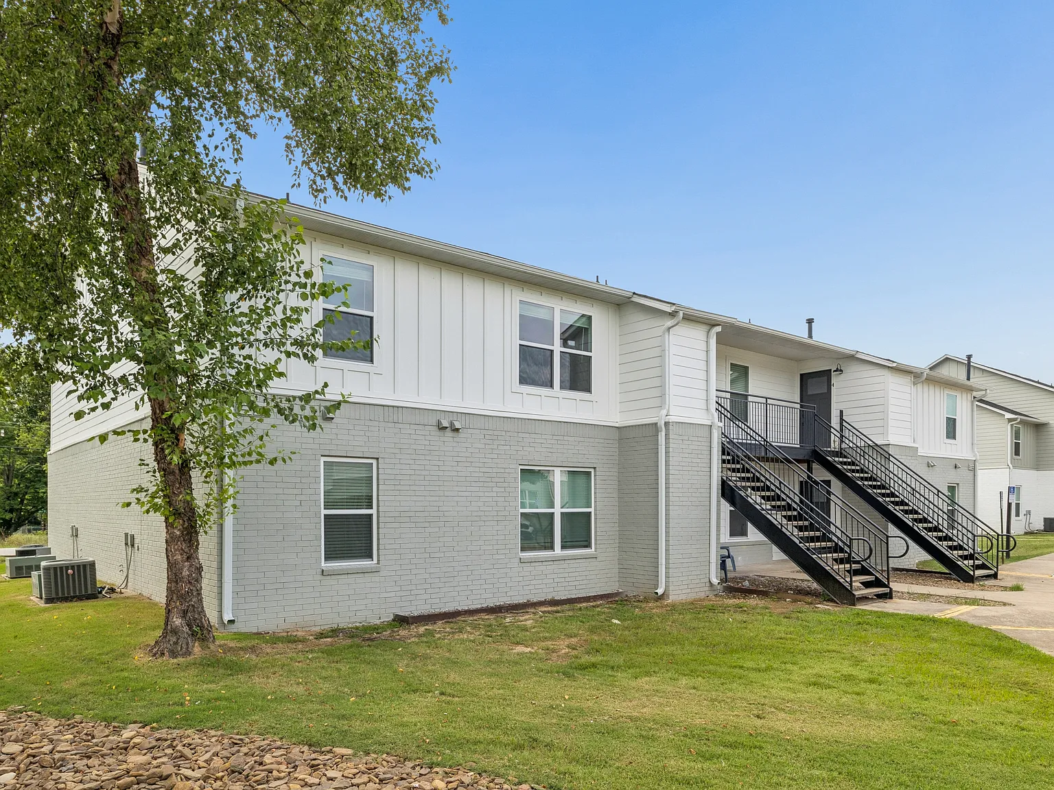 1126 West Cato Springs Road - 2 — Photo 1