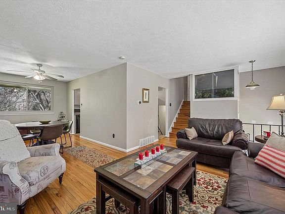 5th image of 891 Ivyland Rd