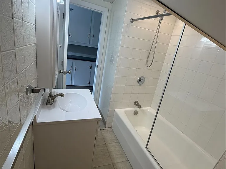 389 Boynton St — Photo 18