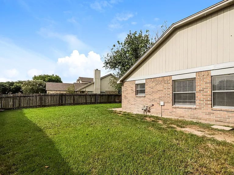 6042 Beaconridge Dr — Photo 16