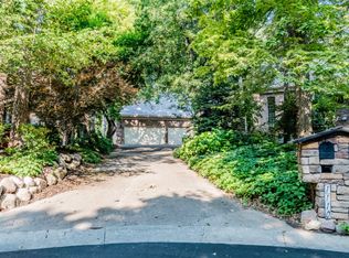 1110 S 112th Plz, Omaha, NE 68144