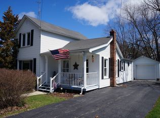 310 S Locust St, Genoa, IL 60135