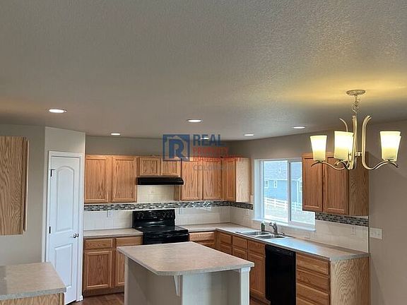 3rd image of 4259 Moose St