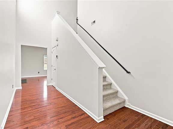 2nd image of 5208 Sky Hill Dr