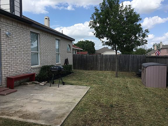 4th image of 1081 Harriman Dr