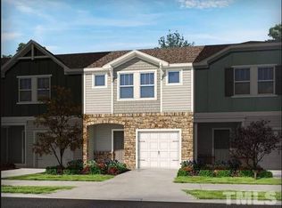 902 Clearhaven Ln, Fuquay Varina, NC 27526