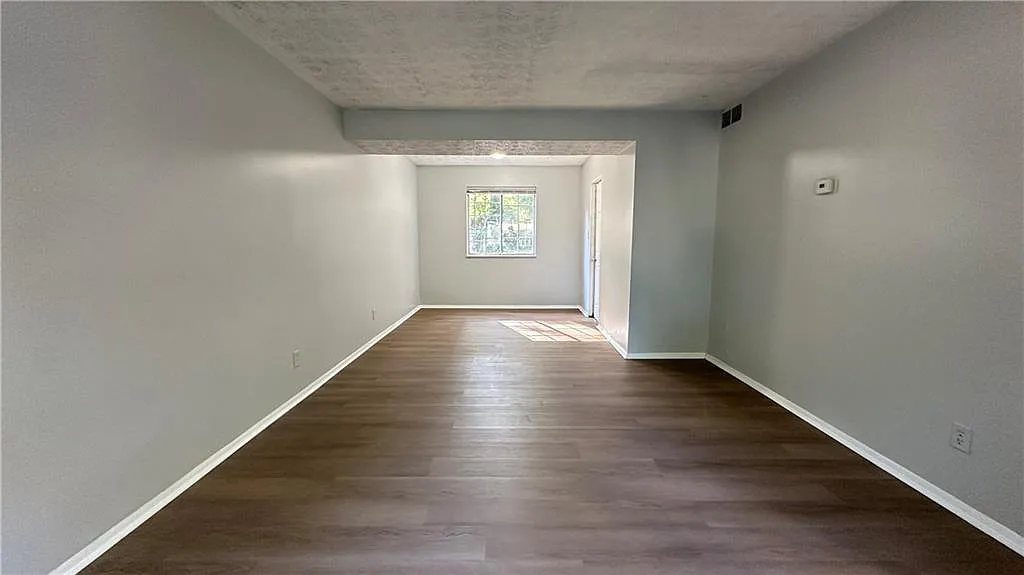 3 bed, 2.5 bath, 1848 sqft, $2,100 — Photo 3