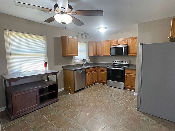 5th image of 1101 Lehman Dr