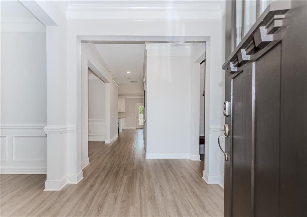Apartment in Flowery Branch, Hall - View 4