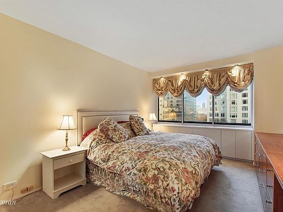 5th image of 62 W 62nd St APT 12E