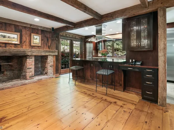 30 Woodland Rd, Mendham, NJ 07945