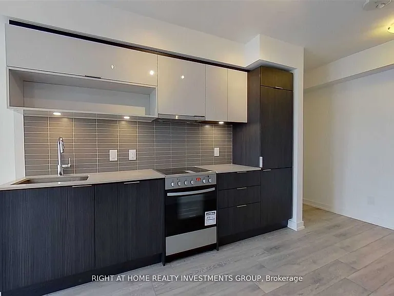 159 Wellesley St E #1401 — Photo 8