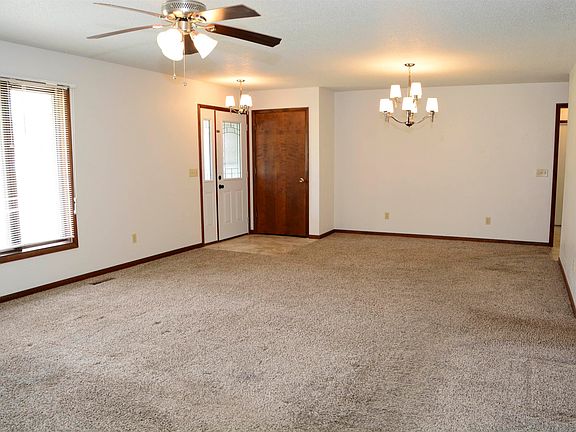 5th image of 1220 Maple Ave