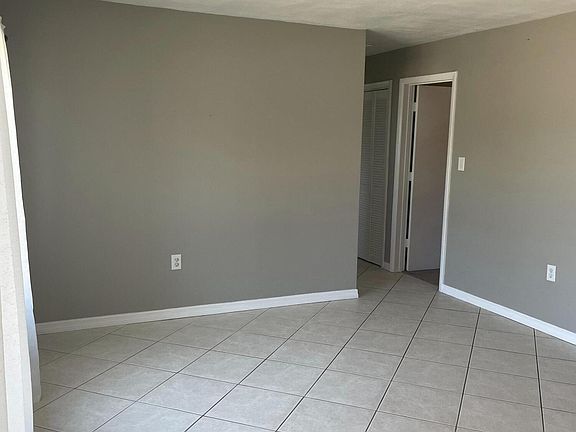 5th image of 308 Gemini Dr