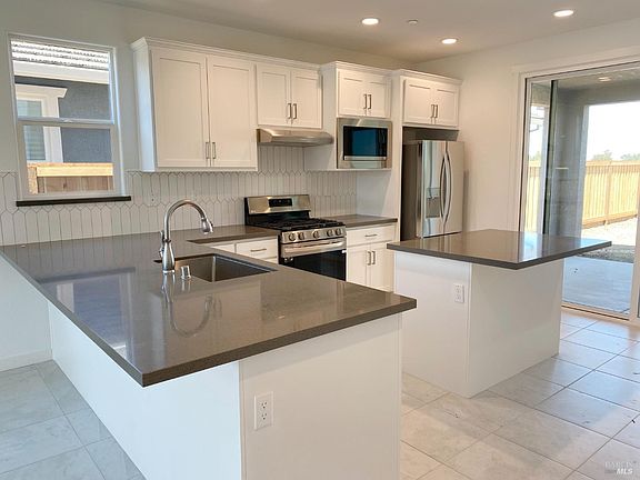 5th image of 2418 Park Place