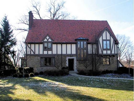 1st image of 155 Linden Dr