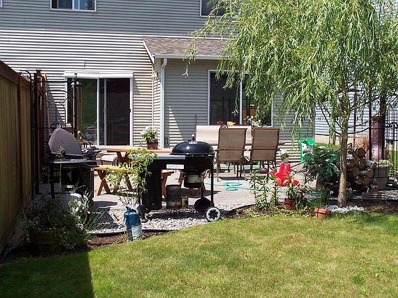 2nd image of 10710 185th Ave E