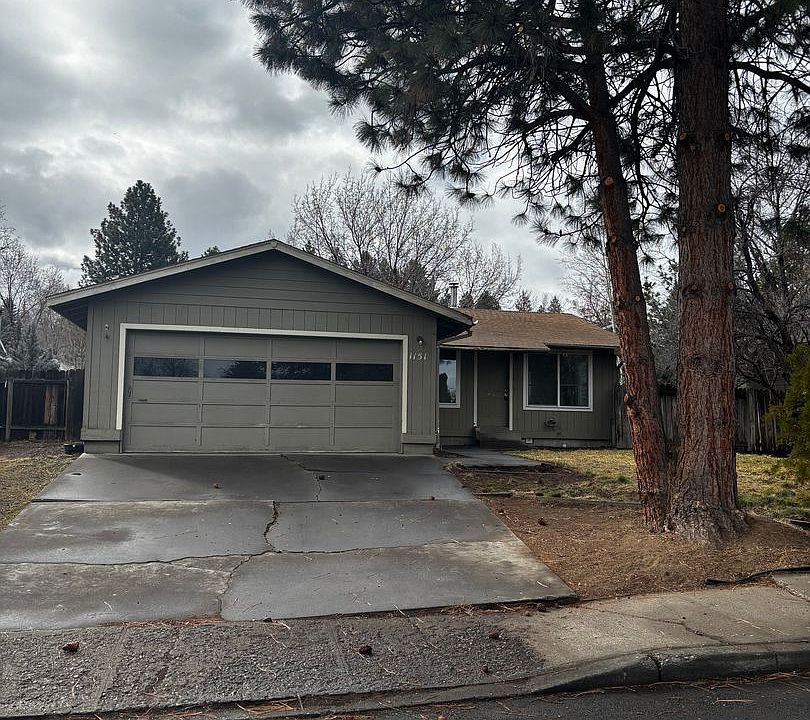 1st image of 1151 NE Viking Ct