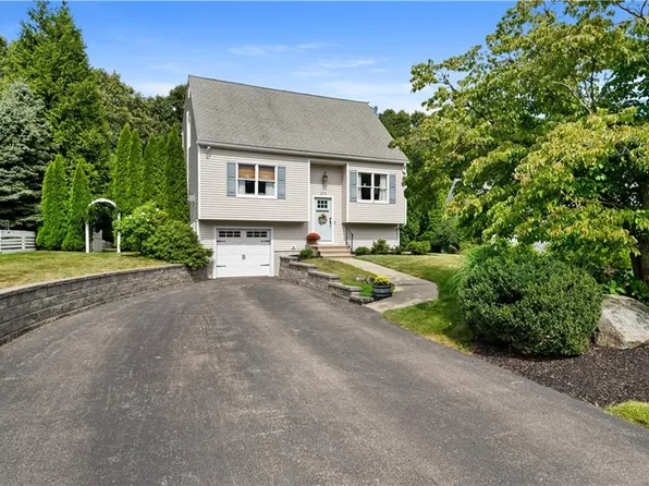 270 Weathervane Rd, South Kingstown, RI 02879