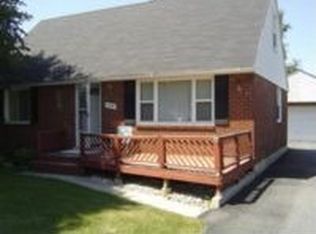 7900 S 86th Ct, Justice, IL 60458